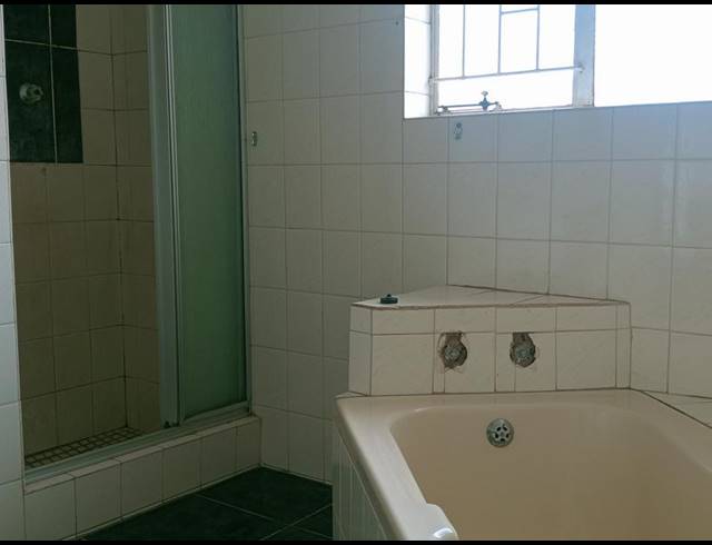 6 BEDROOM HOUSE FOR SALE IN HELIKON PARK